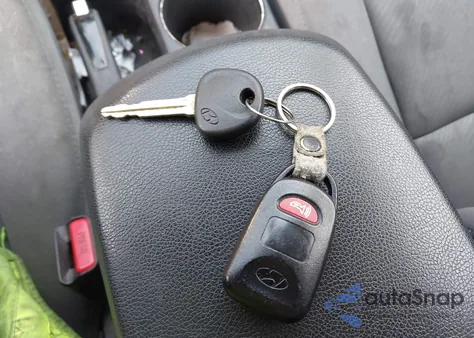 2013 Hyundai Elantra Gls from USA, damaged, VIN KMHDH4AE9DU931411